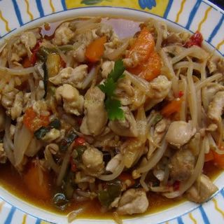 Pollo con Brotes de Soja