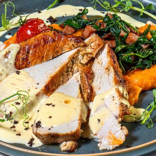 Пиле със спанак и сушени домати 400 г