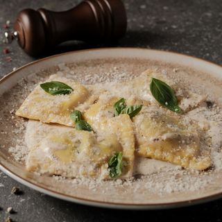 Ռավիոլի սպանախով և ռիկոտտայով