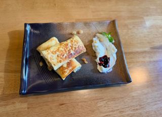 ბლინები ხაჭოთი და არაჟნით