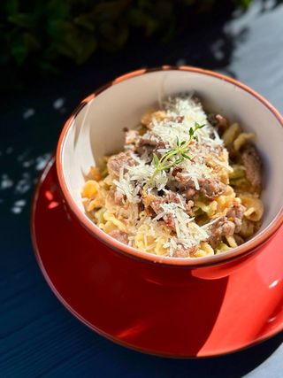 Паста з телятиною та грибами