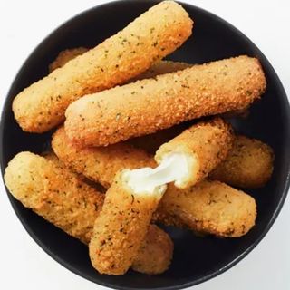 Bastoncini  di mozzarella  panati 