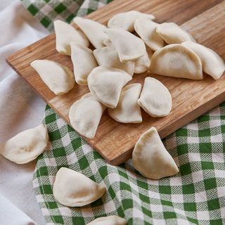 Заморожені вареники з солоним сиром та зеленню(450г)