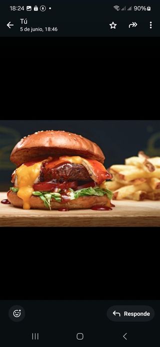 Menú Grande Golden 4Hamburguesas De Ternera + Alitas De Pollo 6 Uds Patatas