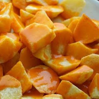 Ración De Patatas Bravas Hispano Japonesas