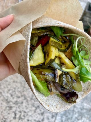 HUMMUS WRAP