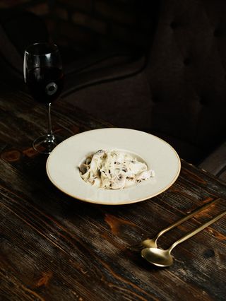 Фетучини с курицей и грибами (390г)