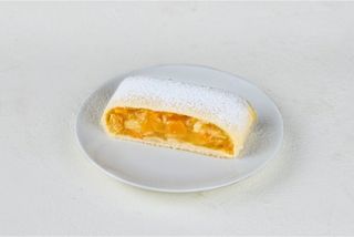 Штрудель з абрикосом та ананасом