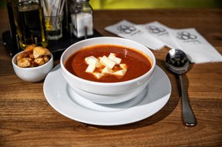 SUPA CREMA DE ROSII CU MOZZARELLA