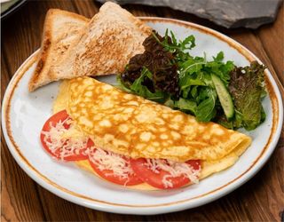 Омлет с томатами