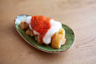 Volcán De Patatas Bravas