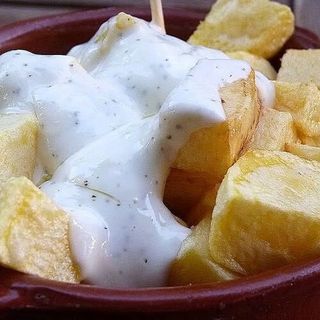 Ración De Patatas Fritas Alioli