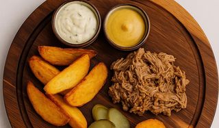 Meniu pulled pork 600g + bautura la alegere