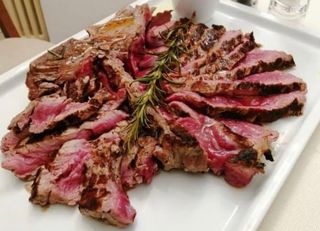 Bistecca alla fiorentina con patate fritte circa 1 kg