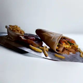 Lawasz z frytkami mały