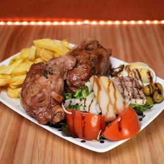 Plato Con Codillo Asado Al Horno