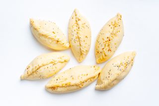 Самса слоеное с курицей и с болгарским перцем 6 шт