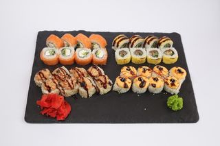 Сет Осака (1000г / 32шт)