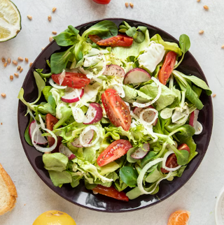 Ración de ensalada mixta