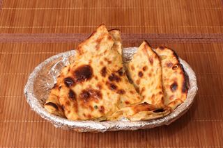 Peszwari naan