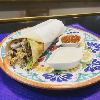 Shawarma De Ternera En Rollo De Pitta