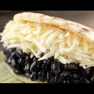 AREPA DOMINO
