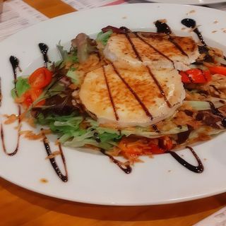 Ensalada De Queso De Cabra