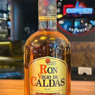 * RON VIEJO DE CALDAS 40%