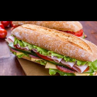 Сандвич със свинско филе (320г)