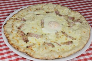 Pizza carbonara