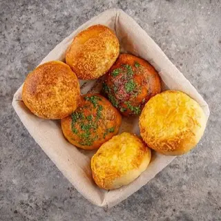 Булочки з часником та зеленню