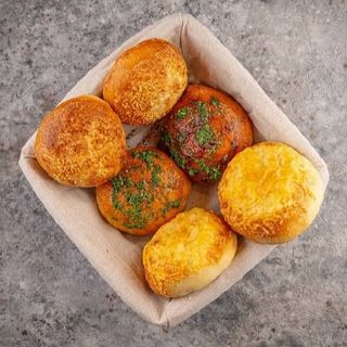 Булочки з часником та зеленню