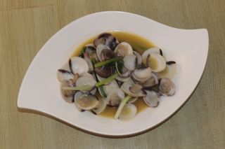 Sopa de Amêijoas com legumes 