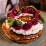 Palačinke sa javorovim sirupom i malinama