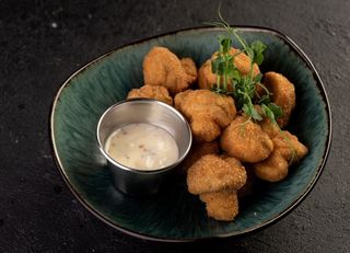 Гриби фрі з Часниковим соусом (150/30г)