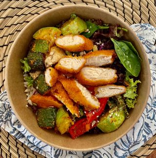 Pui crocant cu legume la cuptor