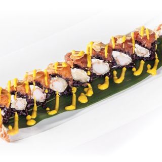 Uramaki black mando roll