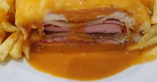 Francesinha Especial com Batata