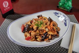 Pui cu urechi de lemn