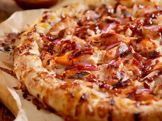 Medium Chicken BBQ Pizza