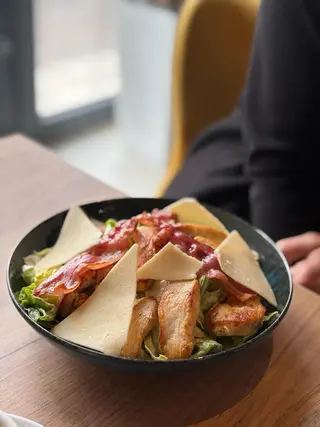 Caesar salata