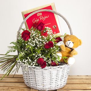 Cesta De Flores Deliciosa