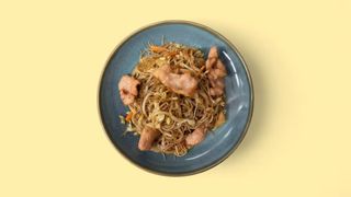303.Пържени оризови спагети с пиле