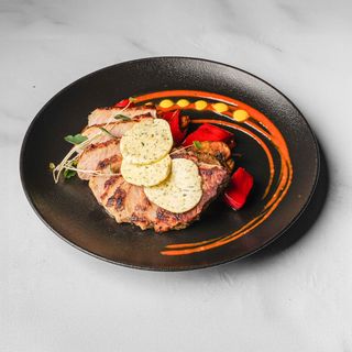 Teleći steak sa začinskim maslacem