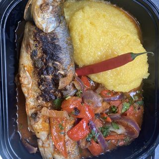 Saramura pastrav cu mamaliga