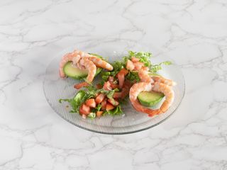 Aguacate Con Gambas En Salsa Rosa, Ración