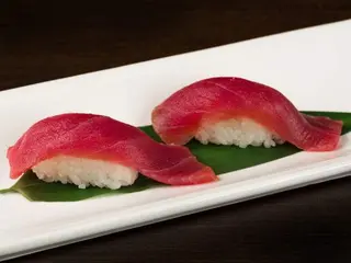 Nigiri tuna