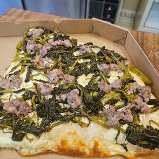 Salsiccia y friarielli 