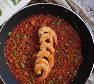 Paella de langostinos al pil pil