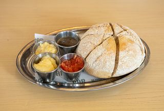 Pan de hogaza a la brasa